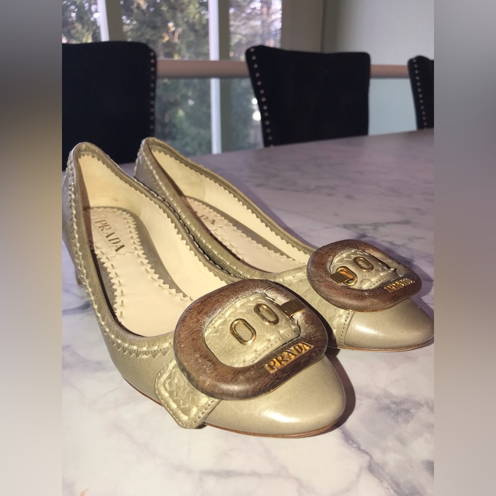 Prada Womens Grey Tan Heel Pump Buckle Toe Logo Size 36 / US 6